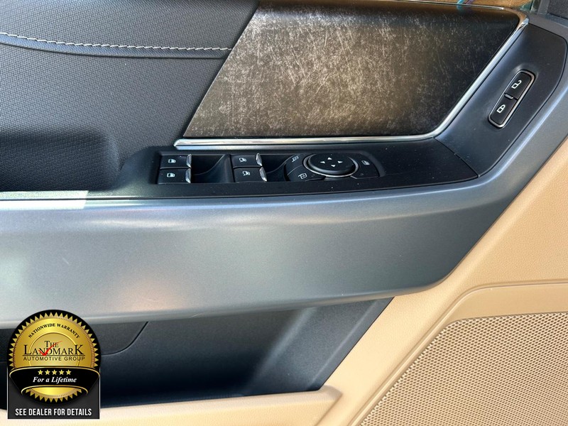 Ford F-150 Vehicle Full-screen Gallery Image 8