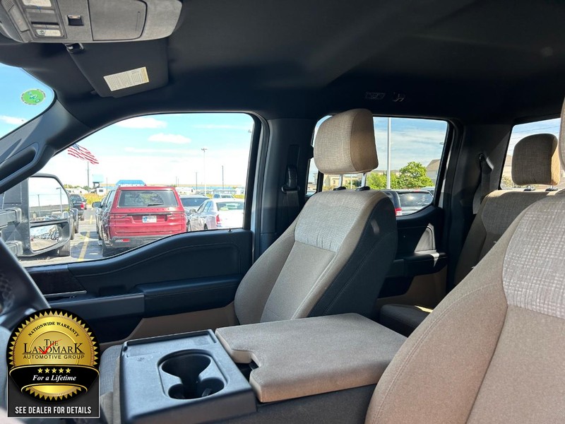 Ford F-150 Vehicle Full-screen Gallery Image 9