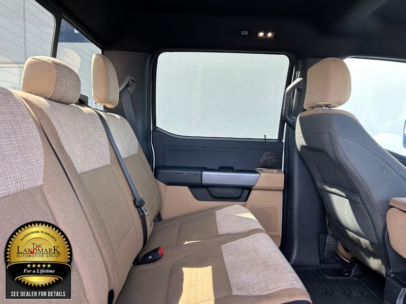 Ford F-150 Vehicle Full-screen Gallery Image 16