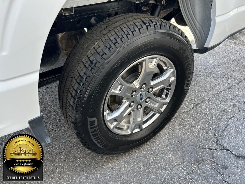 Ford F-150 Vehicle Full-screen Gallery Image 21