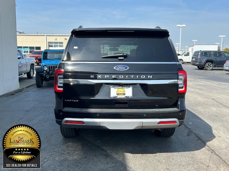 Ford Expedition Vehicle Full-screen Gallery Image 7