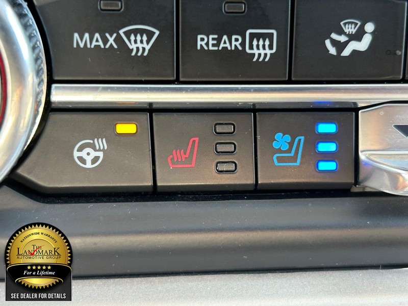 Ford Expedition Vehicle Full-screen Gallery Image 14