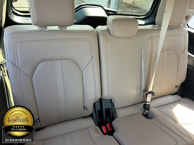 Ford Expedition Vehicle Full-screen Gallery Image 18