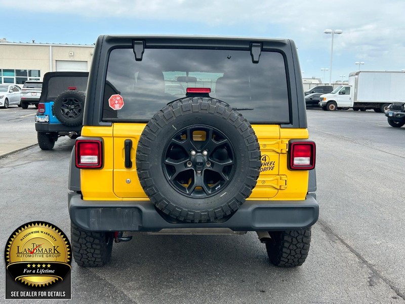 Jeep Wrangler Vehicle Full-screen Gallery Image 7