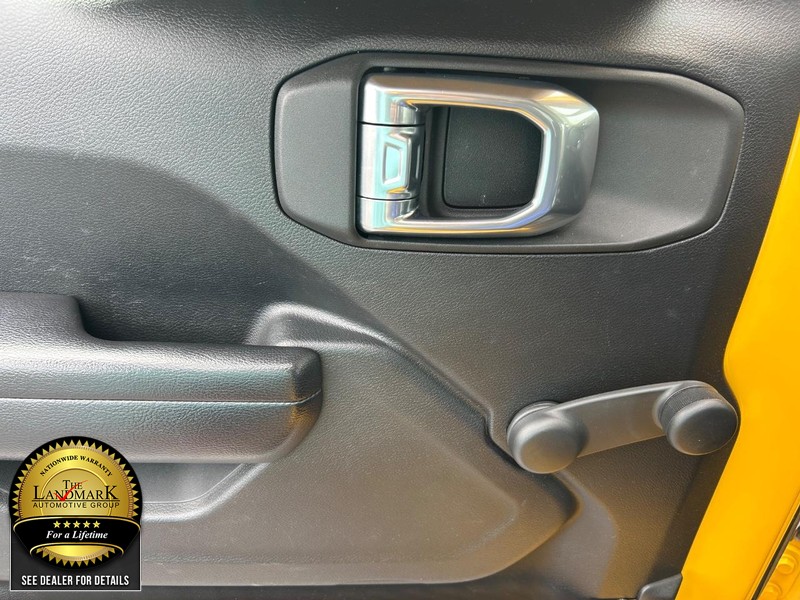 Jeep Wrangler Vehicle Full-screen Gallery Image 8