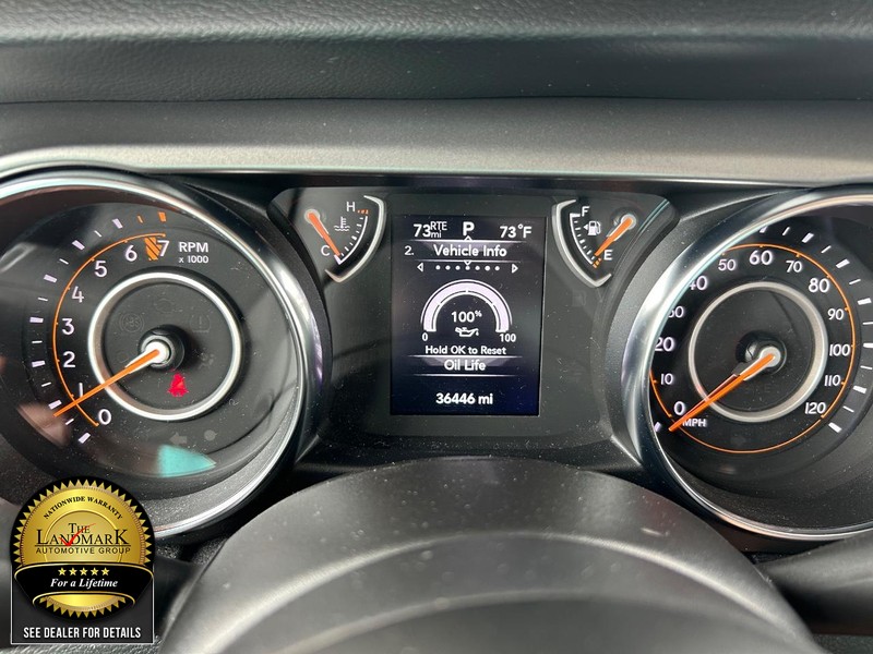 Jeep Wrangler Vehicle Full-screen Gallery Image 12