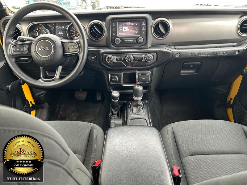 Jeep Wrangler Vehicle Full-screen Gallery Image 15