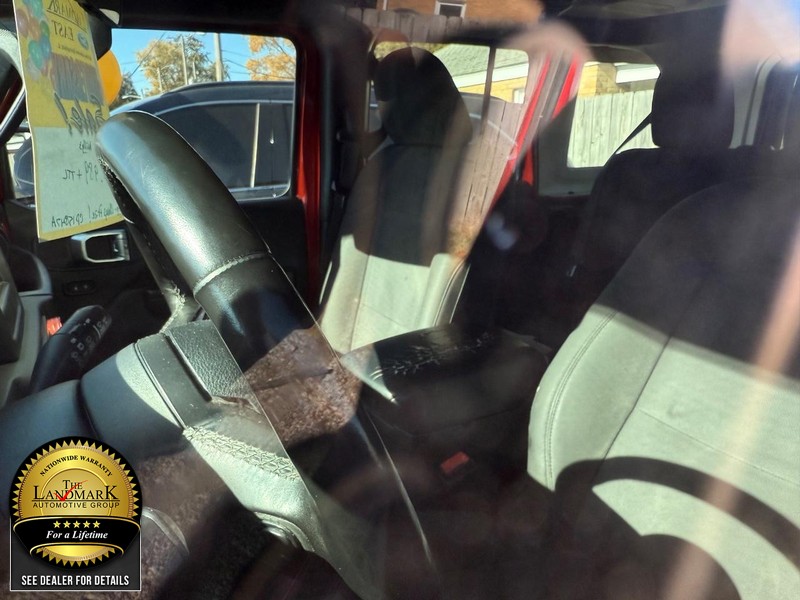 Jeep Wrangler Vehicle Full-screen Gallery Image 3