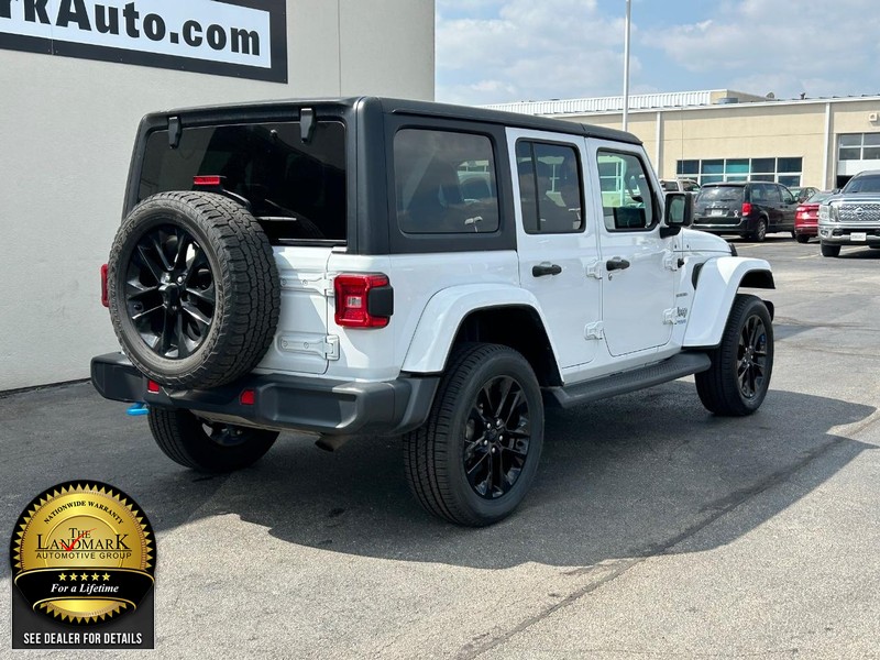 Jeep Wrangler 4xe Vehicle Full-screen Gallery Image 3
