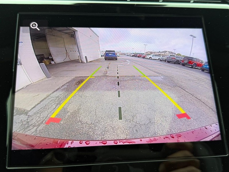 Jeep Grand Cherokee Vehicle Full-screen Gallery Image 8