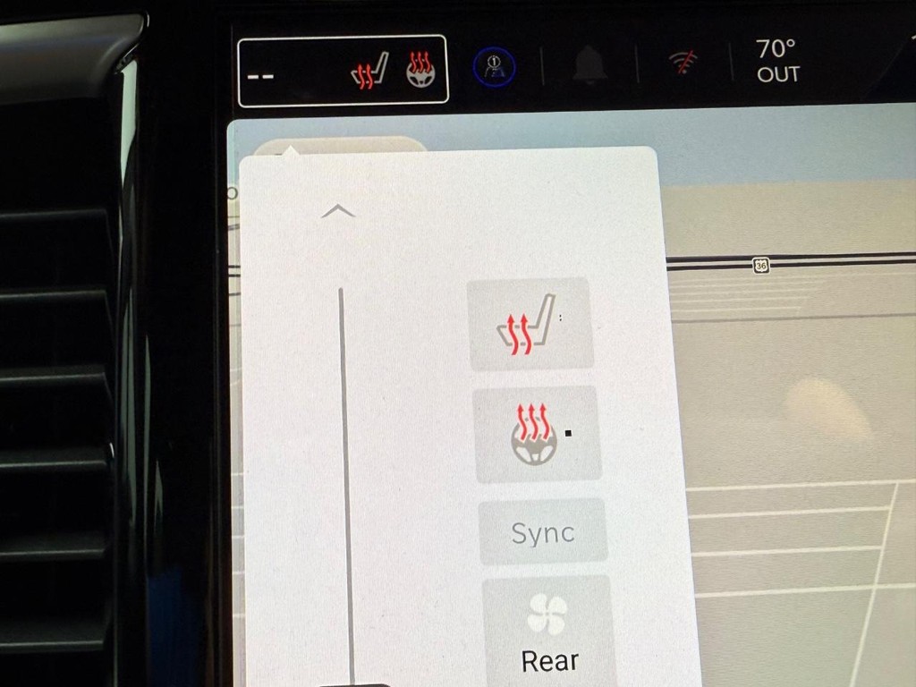 Chrysler Pacifica Vehicle Full-screen Gallery Image 7