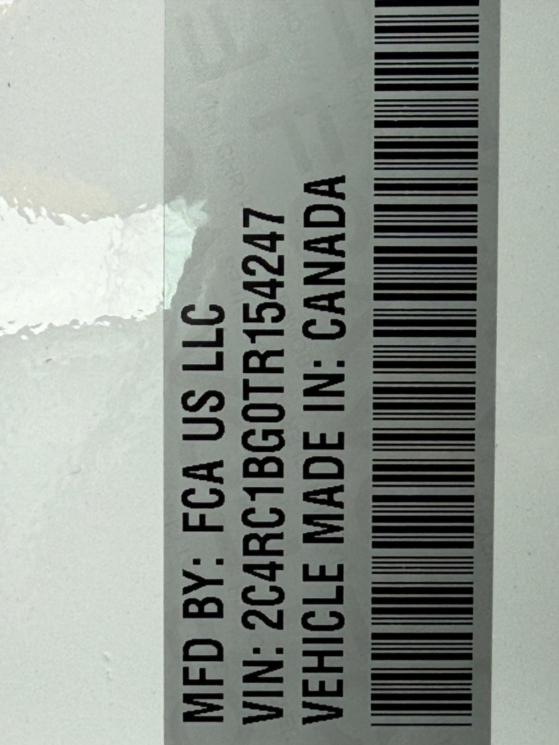 Chrysler Pacifica Vehicle Full-screen Gallery Image 17