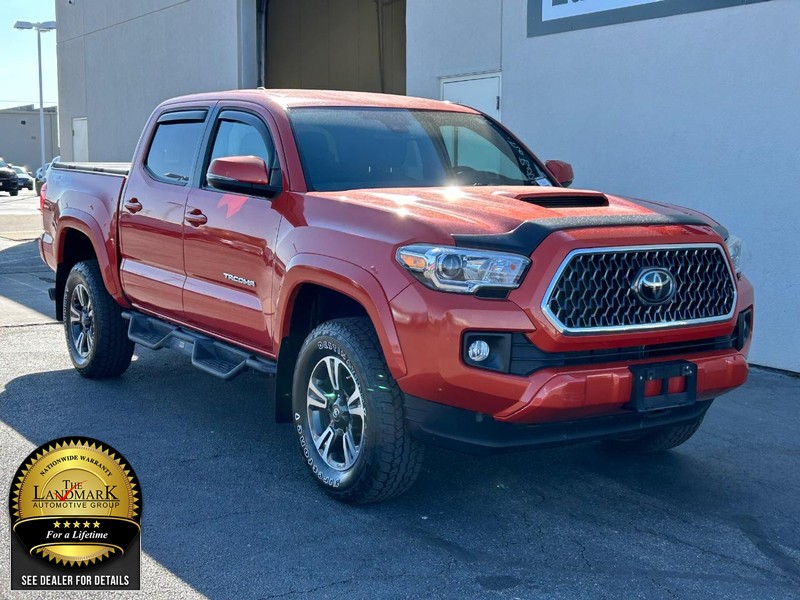 Toyota Tacoma Vehicle Full-screen Gallery Image 2