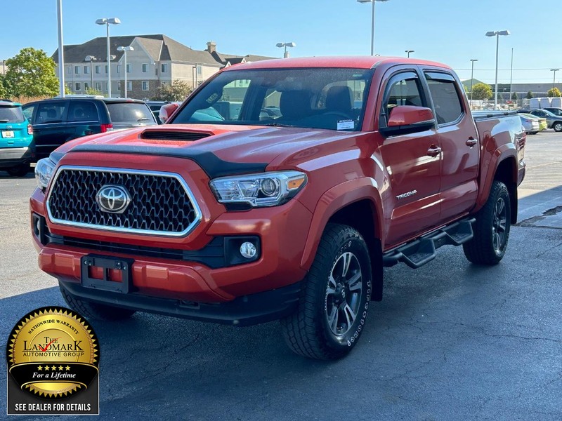 Toyota Tacoma Vehicle Full-screen Gallery Image 5