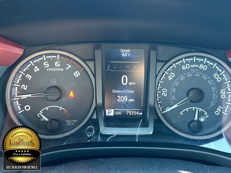 Toyota Tacoma Vehicle Full-screen Gallery Image 12