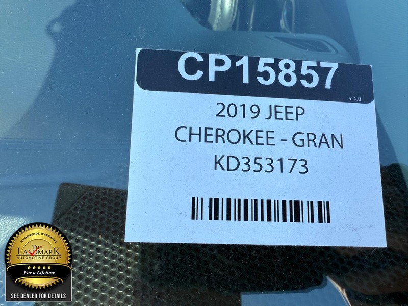 Jeep Cherokee Vehicle Full-screen Gallery Image 5