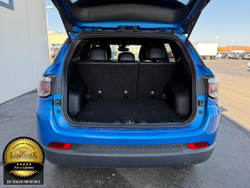 Jeep Compass Vehicle Full-screen Gallery Image 19