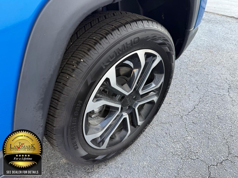 Jeep Compass Vehicle Full-screen Gallery Image 20