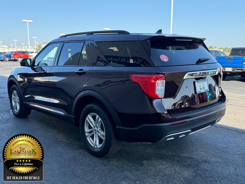 Ford Explorer Vehicle Full-screen Gallery Image 6