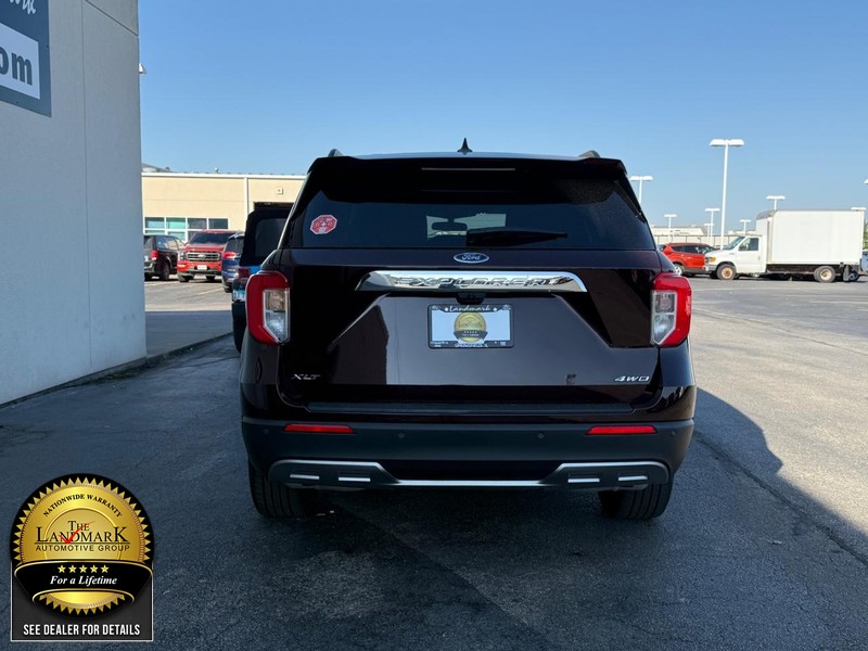 Ford Explorer Vehicle Full-screen Gallery Image 7