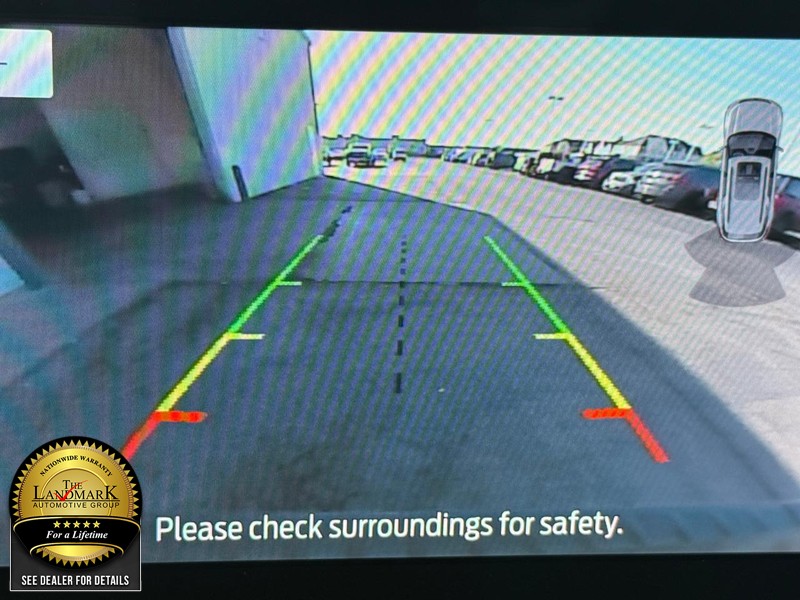 Ford Explorer Vehicle Full-screen Gallery Image 13