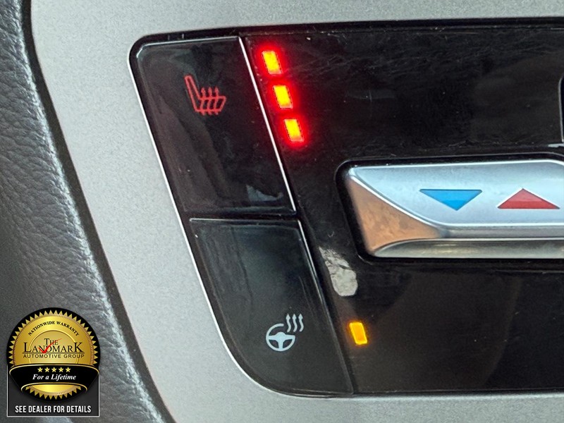 Ford Explorer Vehicle Full-screen Gallery Image 14