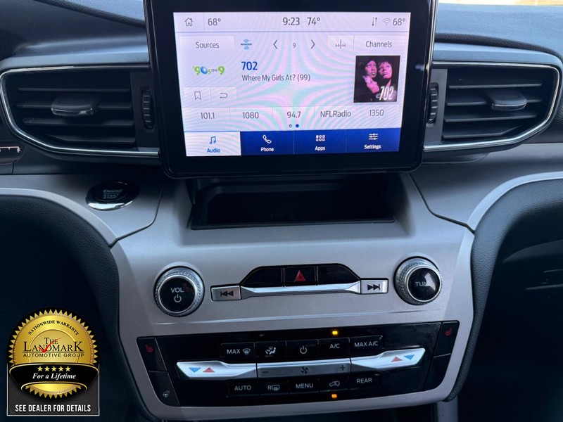 Ford Explorer Vehicle Full-screen Gallery Image 19