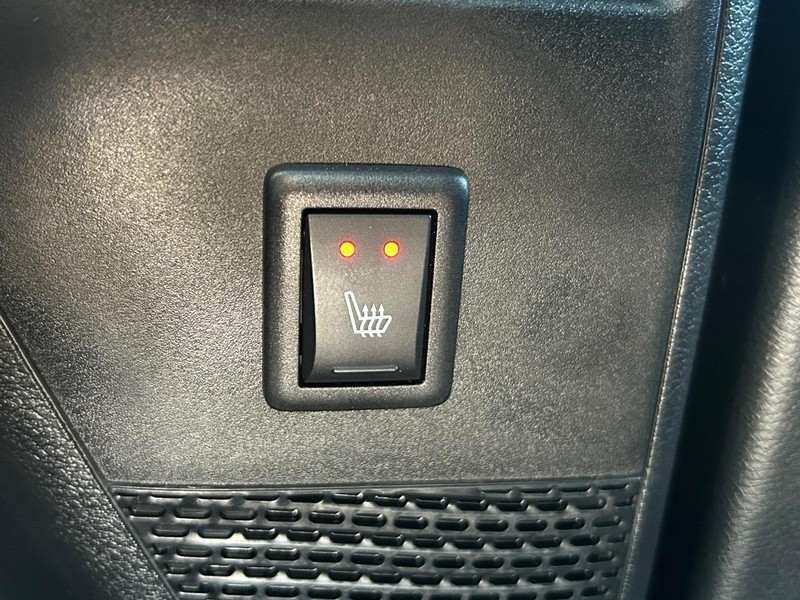 Chrysler Pacifica Vehicle Full-screen Gallery Image 12