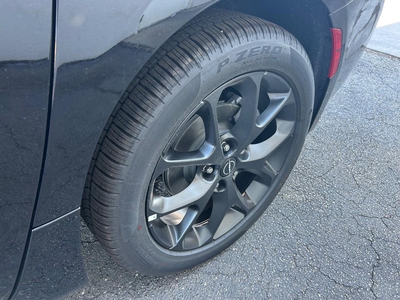 Chrysler Pacifica Vehicle Full-screen Gallery Image 18