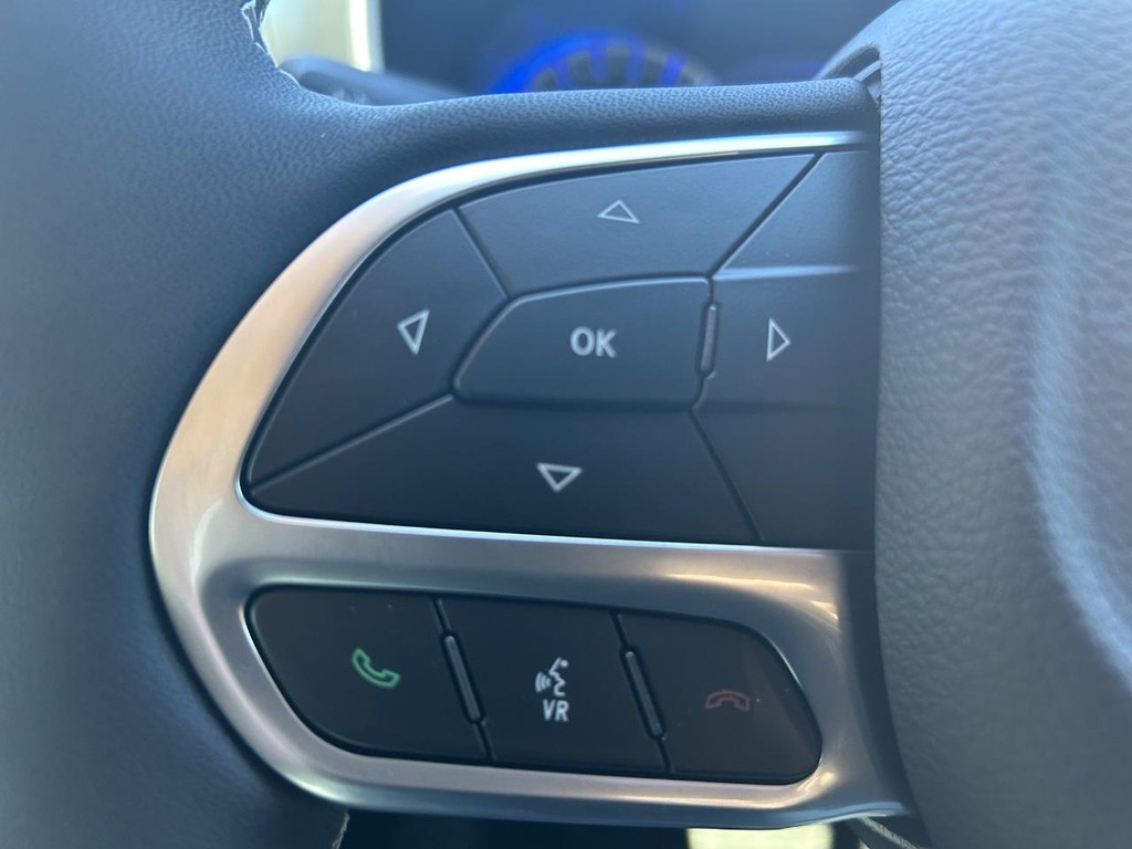 Chrysler Pacifica Vehicle Full-screen Gallery Image 6