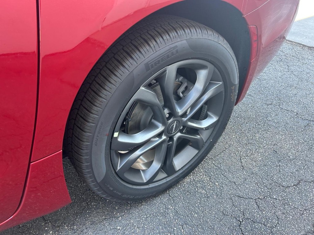 Chrysler Pacifica Vehicle Full-screen Gallery Image 16