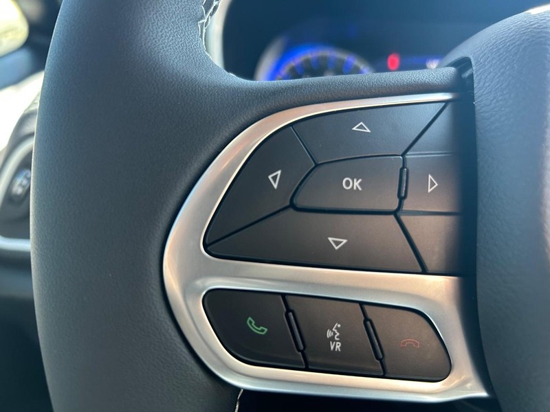 Chrysler Pacifica Vehicle Full-screen Gallery Image 6