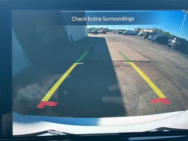 Chrysler Pacifica Vehicle Full-screen Gallery Image 8