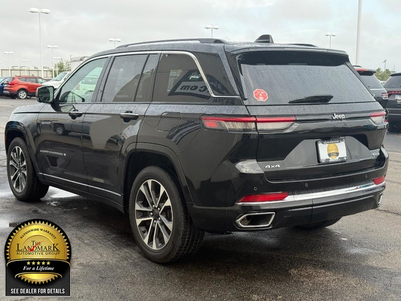 Jeep Grand Cherokee Vehicle Full-screen Gallery Image 5