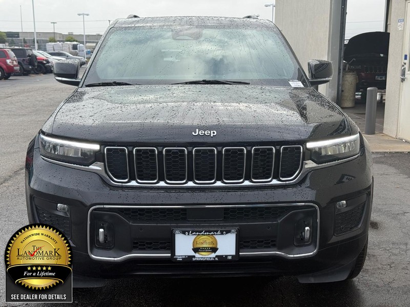 Jeep Grand Cherokee Vehicle Full-screen Gallery Image 9