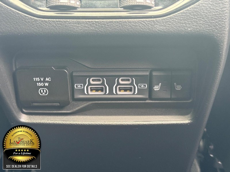 Jeep Grand Cherokee Vehicle Full-screen Gallery Image 12