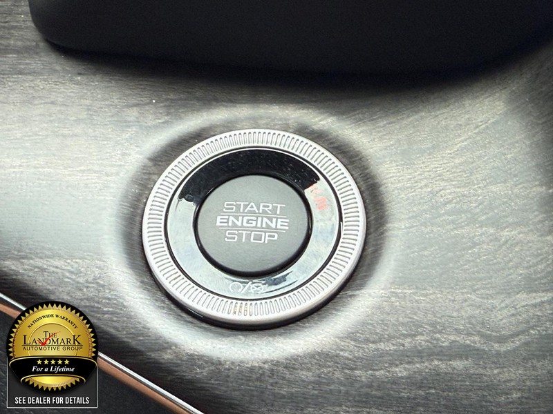 Jeep Grand Cherokee Vehicle Full-screen Gallery Image 17