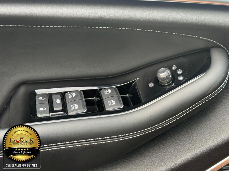 Jeep Grand Cherokee Vehicle Full-screen Gallery Image 25