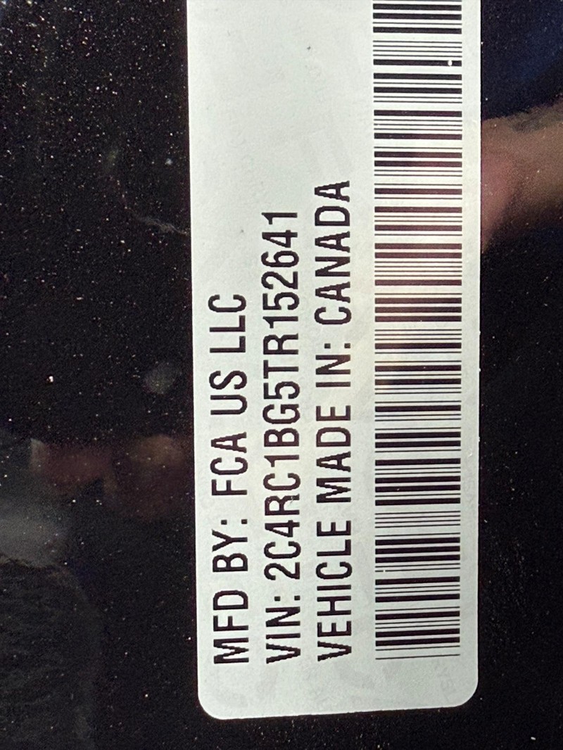 Chrysler Pacifica Vehicle Full-screen Gallery Image 18