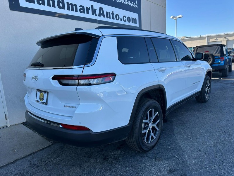 Jeep Grand Cherokee L Vehicle Full-screen Gallery Image 3