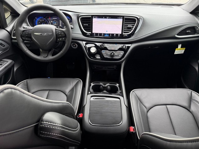 2026 Chrysler Pacifica Limited - Photo 16