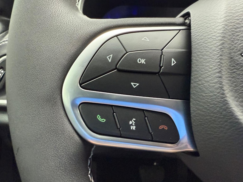 Chrysler Pacifica Vehicle Full-screen Gallery Image 6