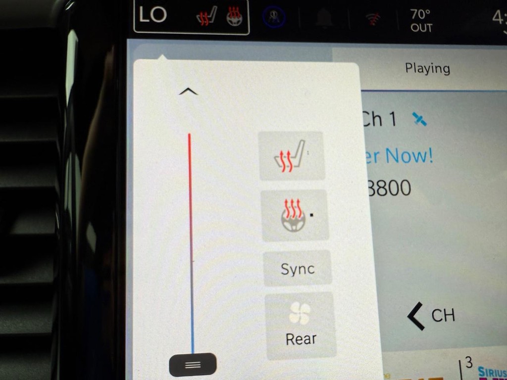 Chrysler Pacifica Vehicle Full-screen Gallery Image 9