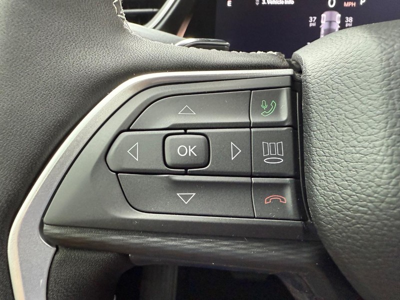 Jeep Grand Cherokee Vehicle Full-screen Gallery Image 6