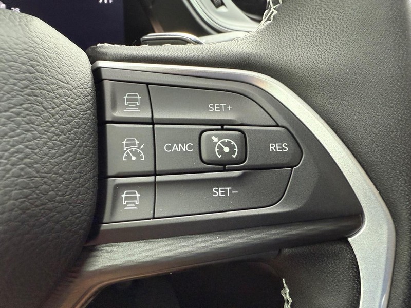 Jeep Grand Cherokee Vehicle Full-screen Gallery Image 7