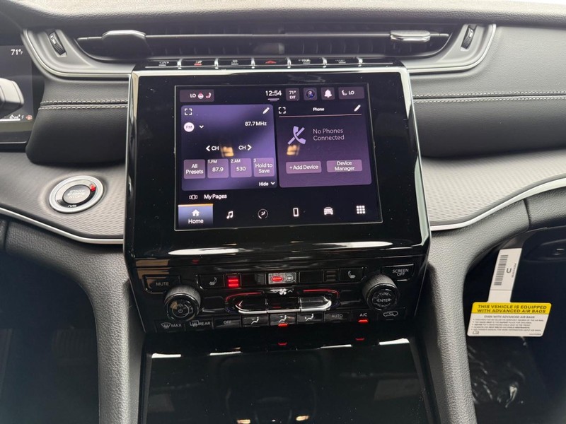 Jeep Grand Cherokee Vehicle Full-screen Gallery Image 13