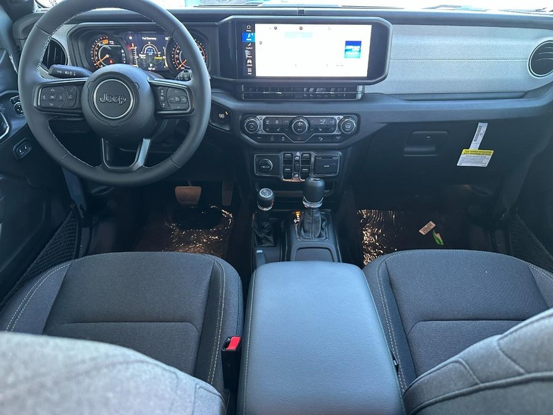 Jeep Wrangler Vehicle Full-screen Gallery Image 5