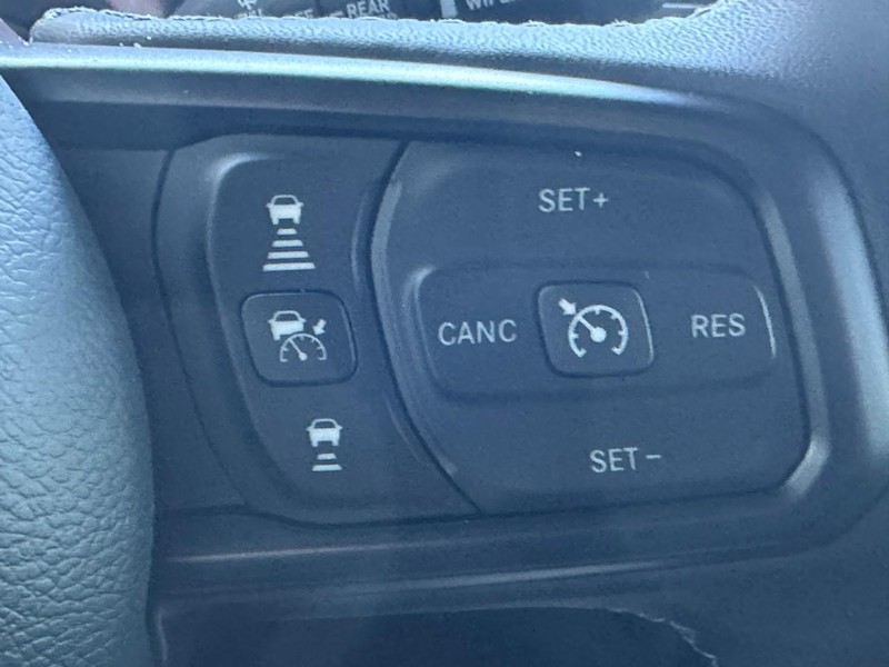 Jeep Wrangler Vehicle Full-screen Gallery Image 13