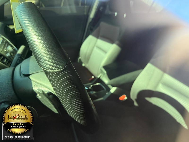 Honda Accord Sedan Vehicle Full-screen Gallery Image 3