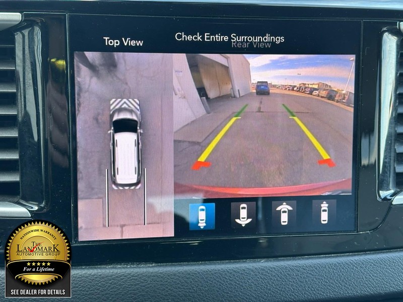 Chrysler Pacifica Vehicle Full-screen Gallery Image 27